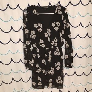 Express, xs, knee length dress, black and cream